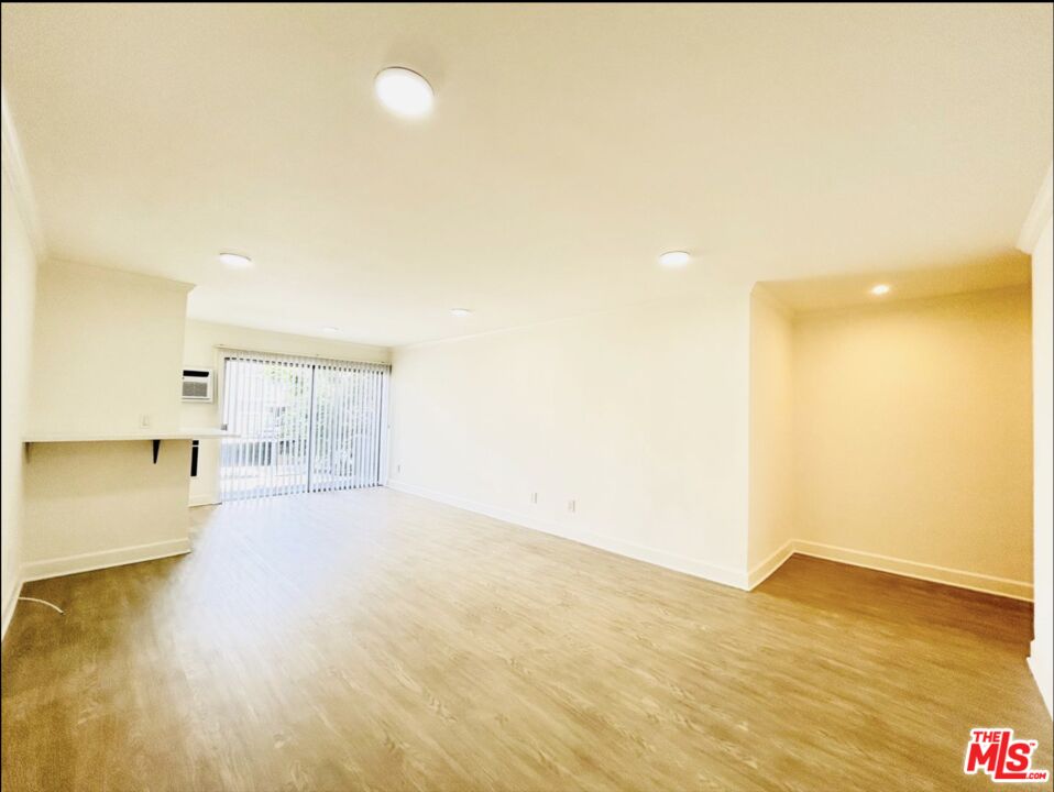 1827 Veteran Ave