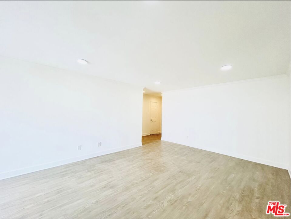1827 Veteran Ave