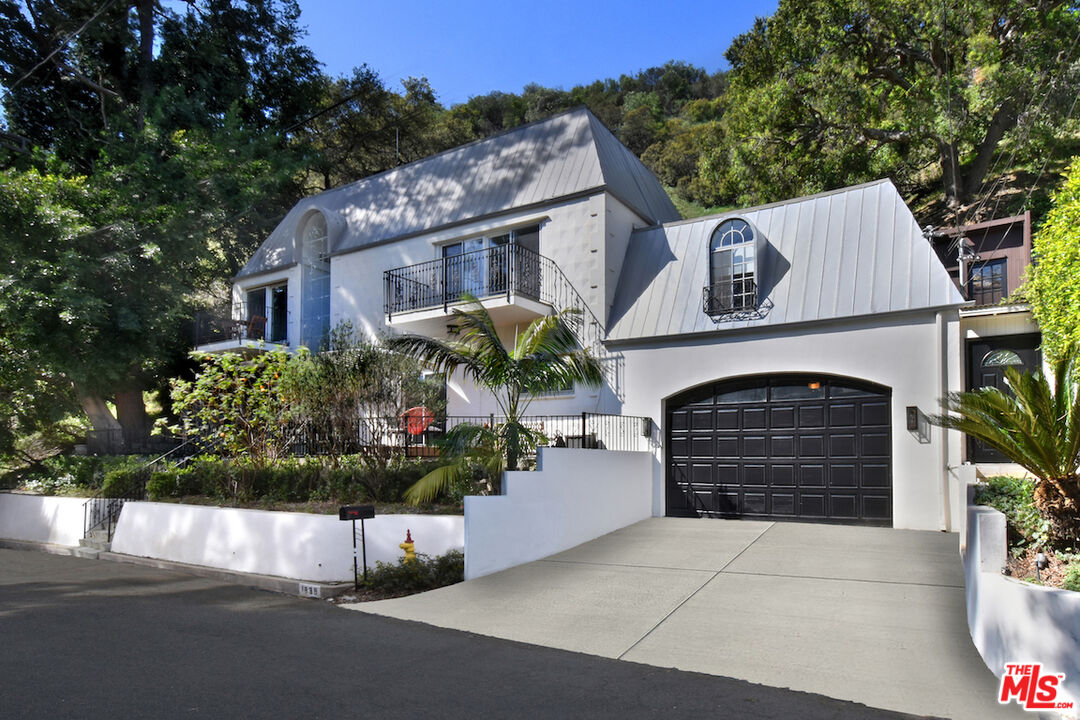 1839 N Beverly Dr
