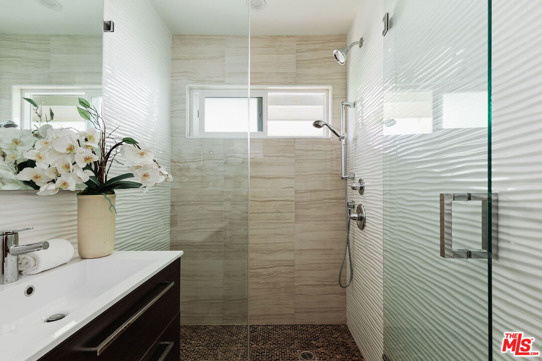 1325 Washington Ave Unit: F