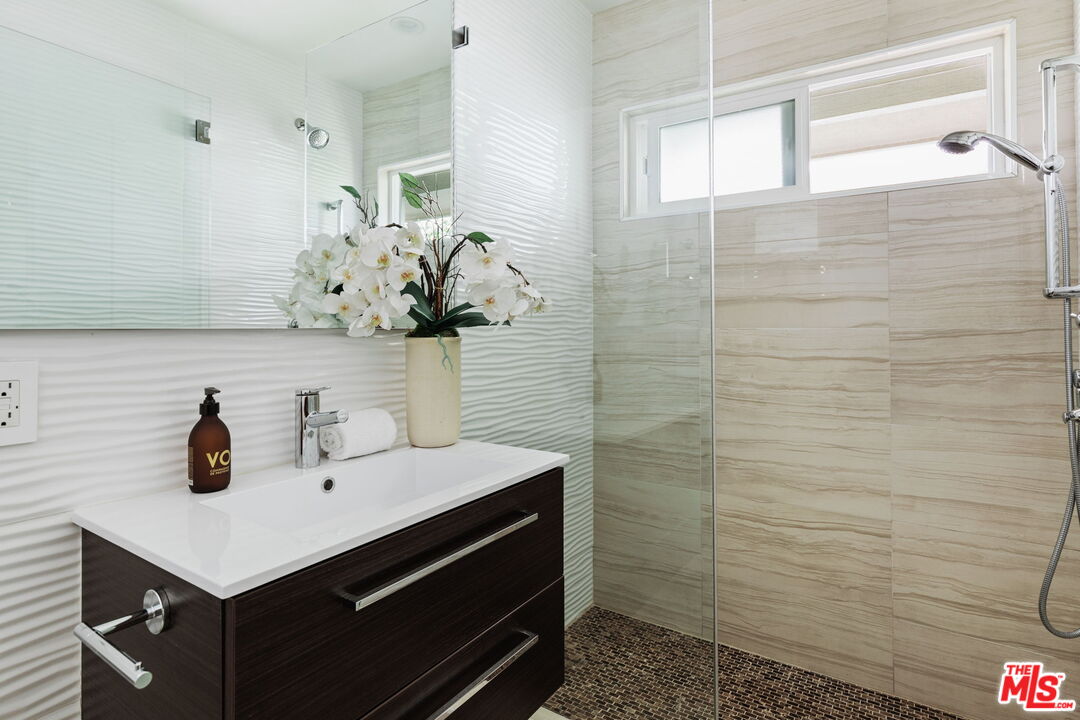 1325 Washington Ave Unit: F