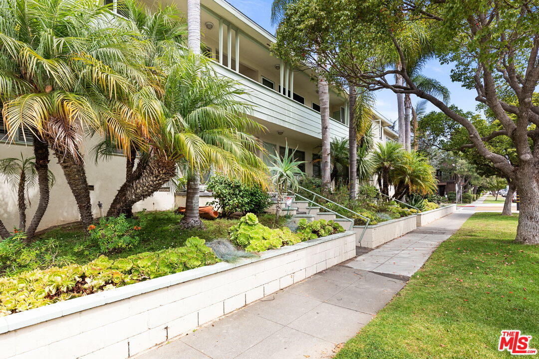 1325 Washington Ave Unit: F