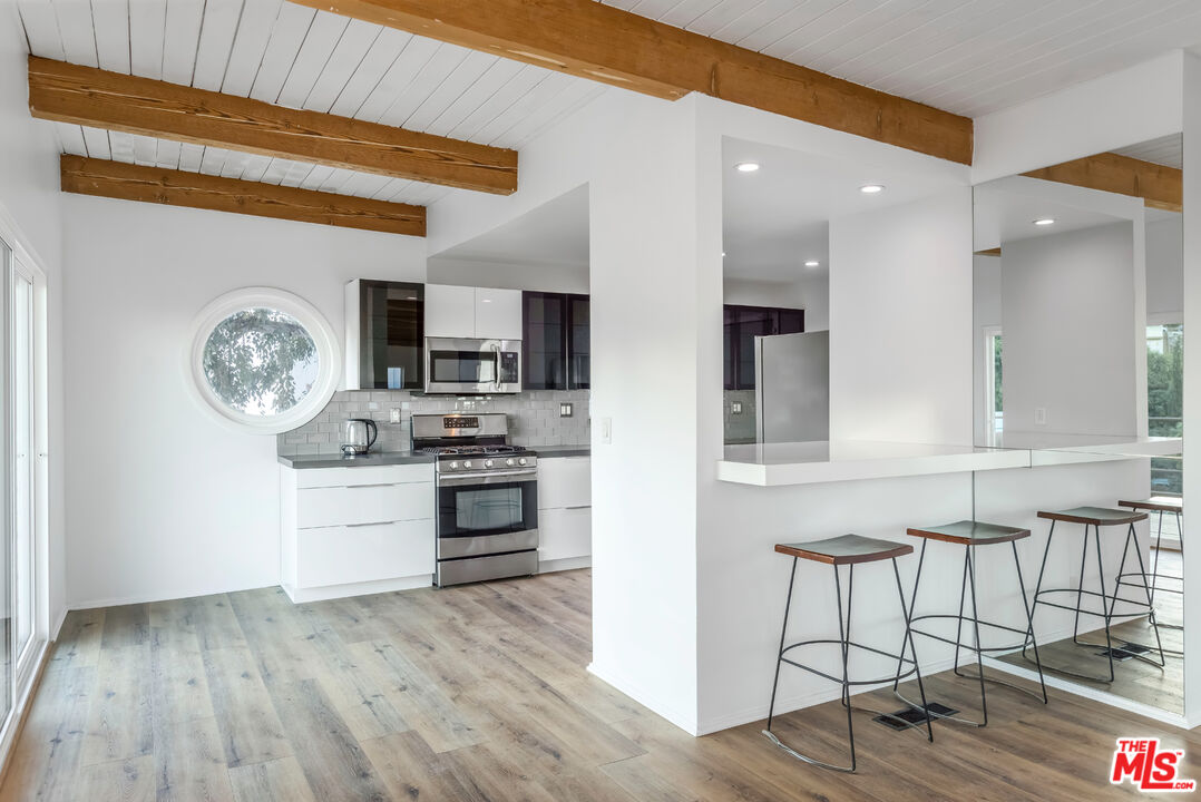 8560 Hollywood Blvd