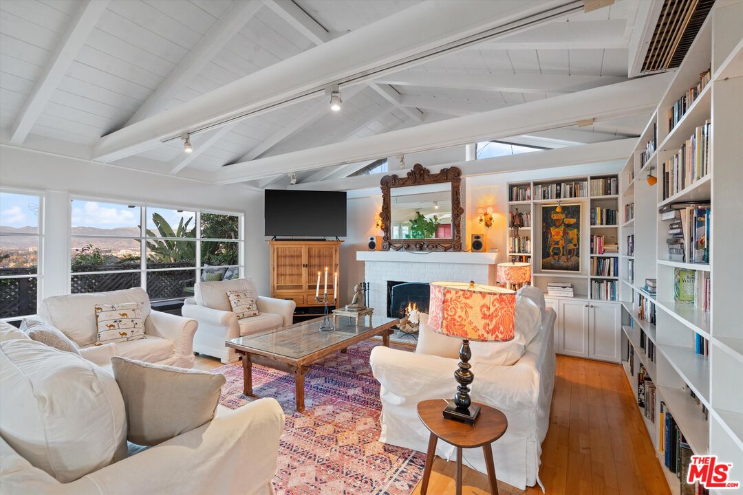 3844 BUENA PARK DR