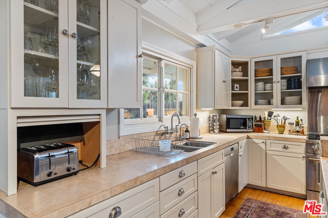 3844 BUENA PARK DR