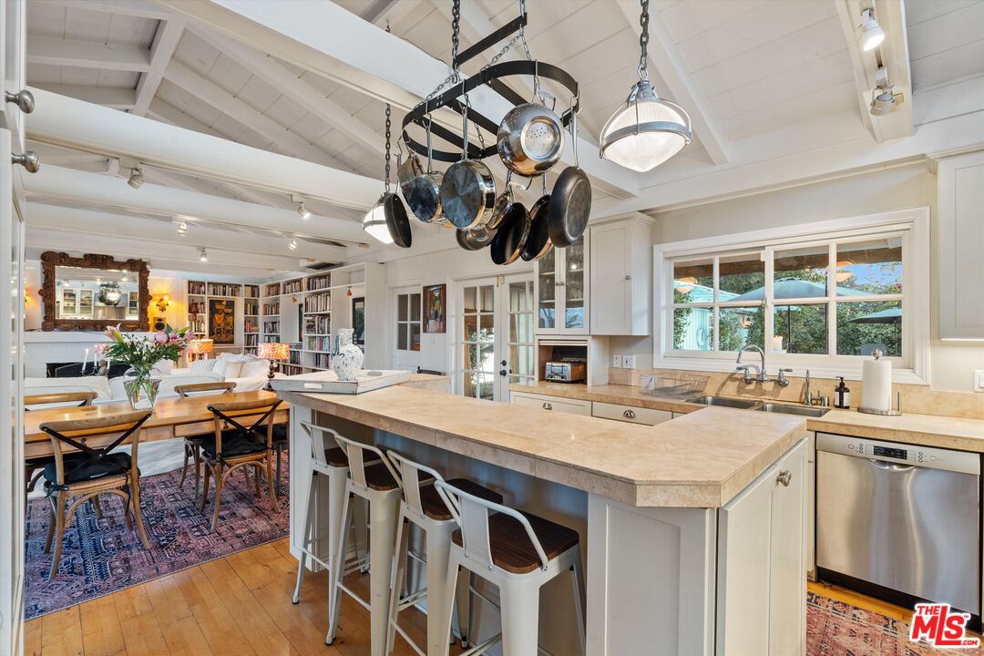 3844 BUENA PARK DR