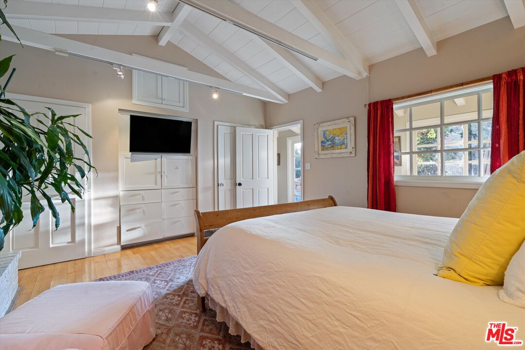 3844 BUENA PARK DR