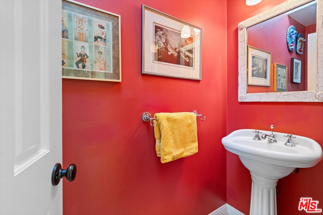 3844 BUENA PARK DR