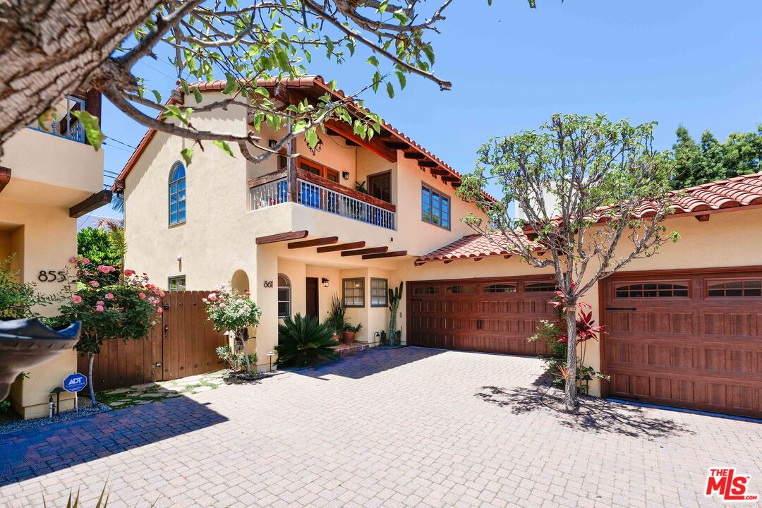 861 Westbourne Dr