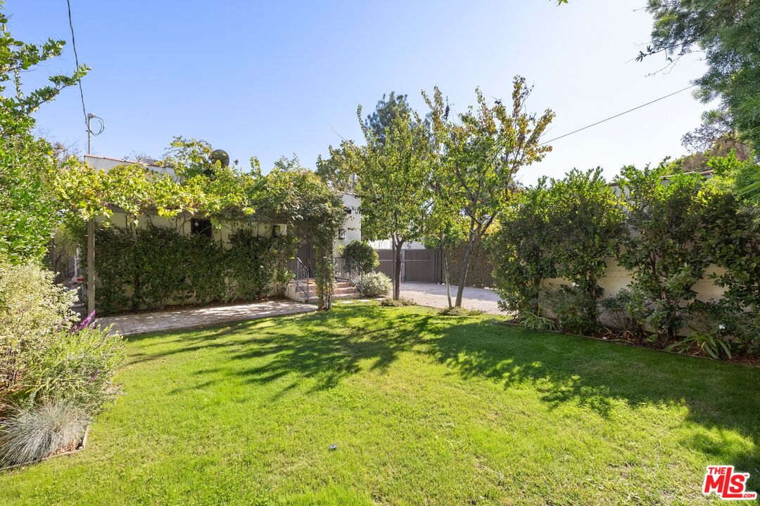 343 N Citrus Ave