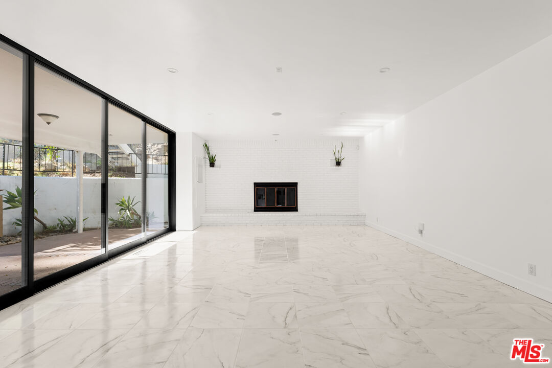 22730 Dale Ct