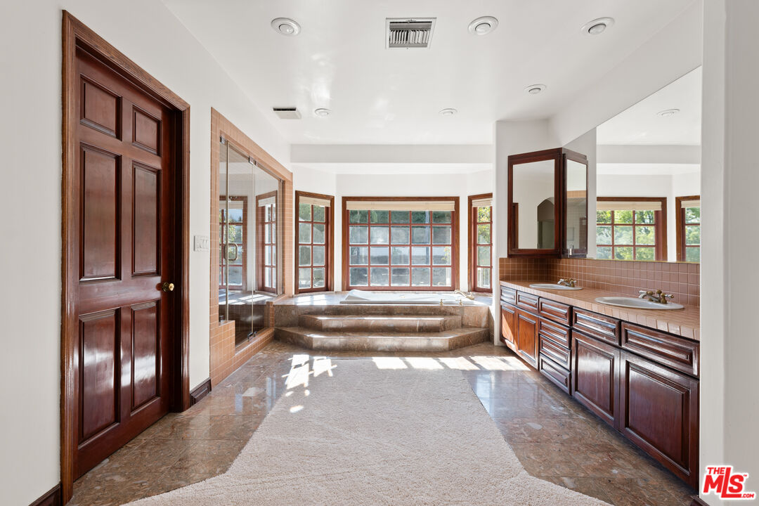 22730 Dale Ct