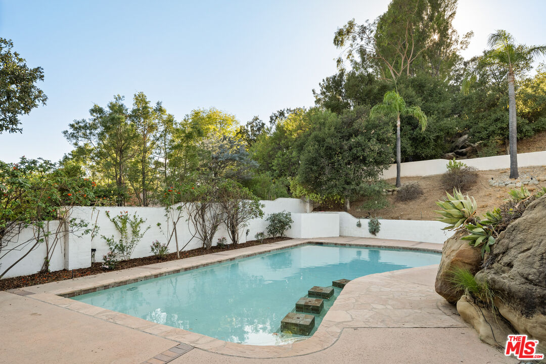 22730 Dale Ct