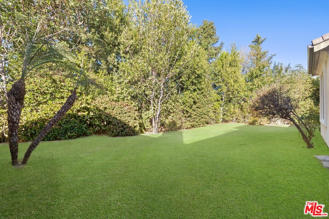 9451 Oak Leaf Dr