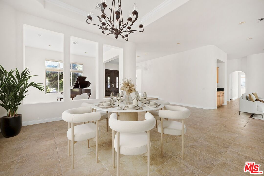9451 Oak Leaf Dr