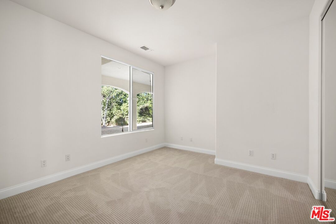 9451 Oak Leaf Dr