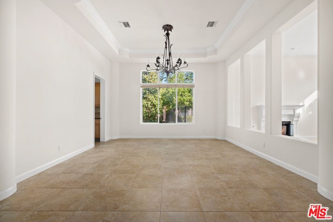 9451 Oak Leaf Dr