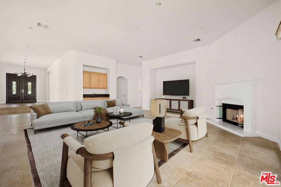 9451 Oak Leaf Dr