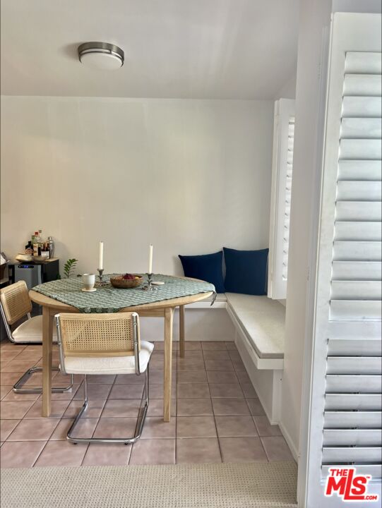 1131 Alta Loma Rd Unit: 212