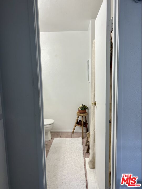 1131 Alta Loma Rd Unit: 212