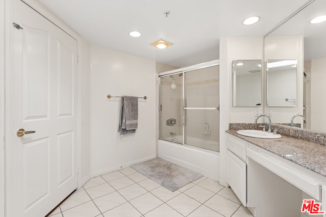1211 S Shenandoah St Unit: 302