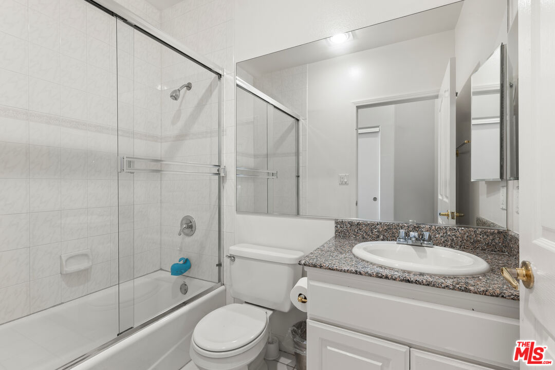 1211 S Shenandoah St Unit: 302