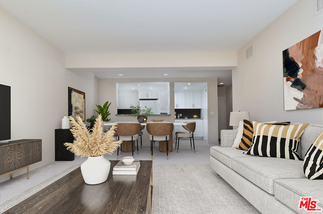 21650 Burbank Blvd Unit: 315