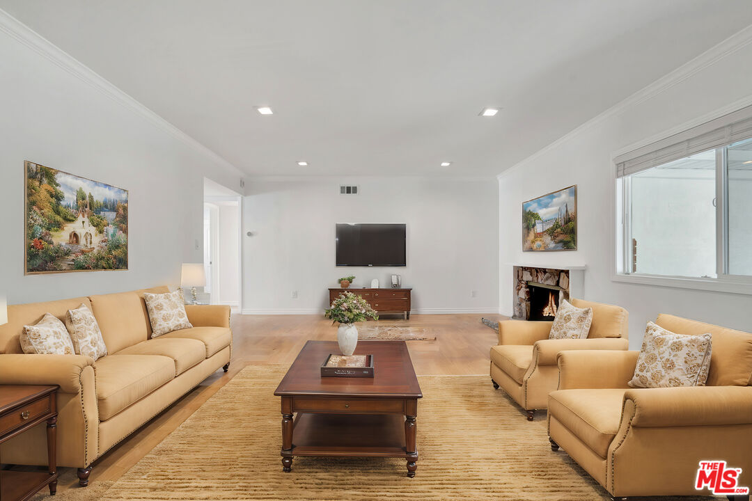 8151 Aldea Ave