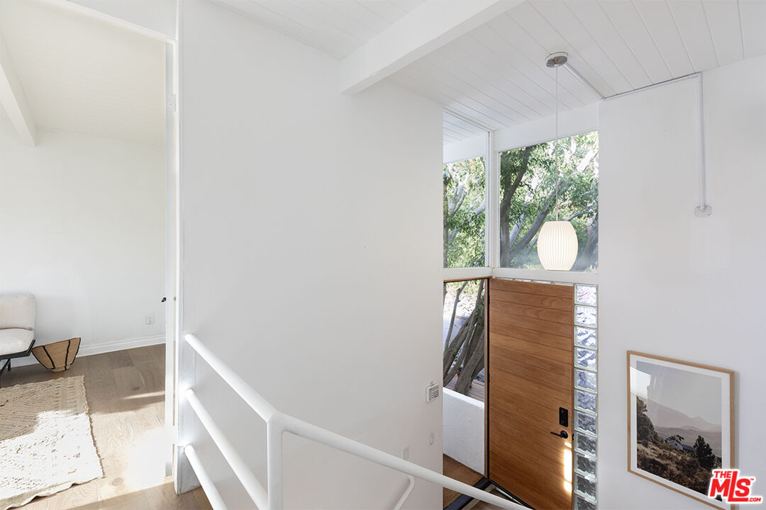 3613 Alta Mesa Dr