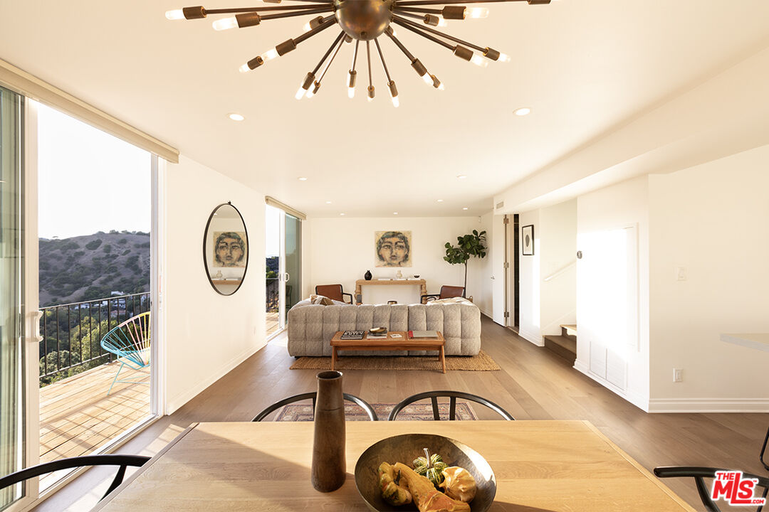 3613 Alta Mesa Dr