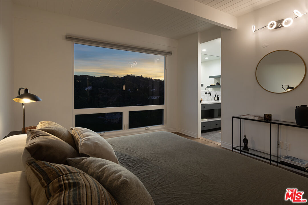 3613 Alta Mesa Dr
