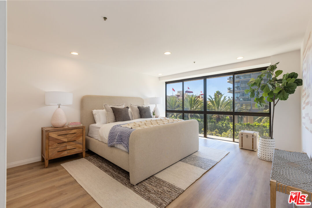 10790 Wilshire Blvd Unit: 301