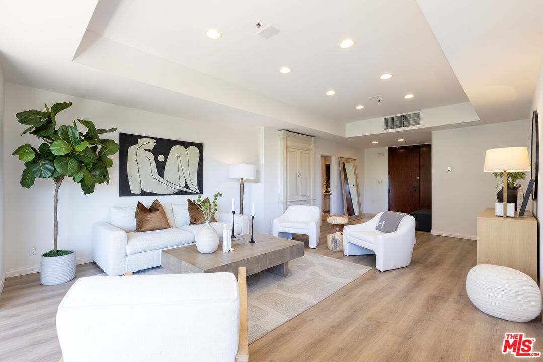 10790 Wilshire Blvd Unit: 301