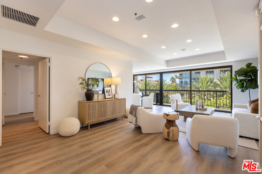 10790 Wilshire Blvd Unit: 301