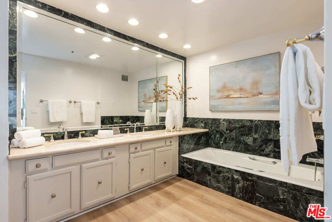 10790 Wilshire Blvd Unit: 301