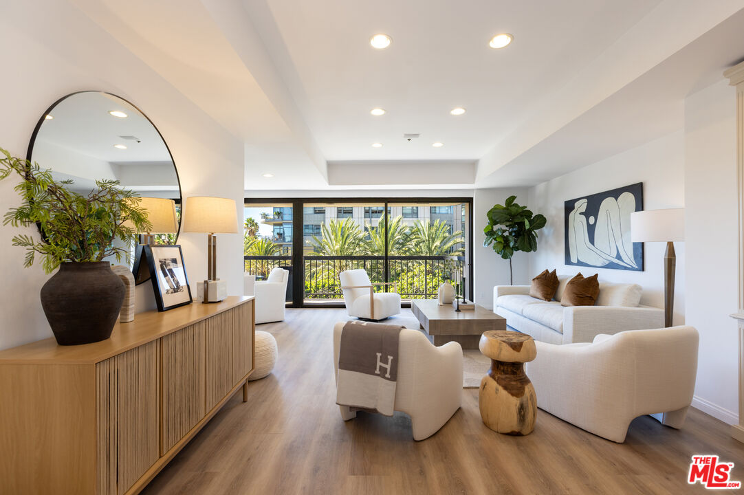 10790 Wilshire Blvd Unit: 301