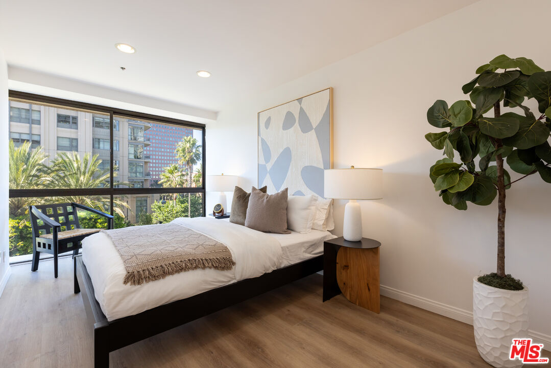 10790 Wilshire Blvd Unit: 301