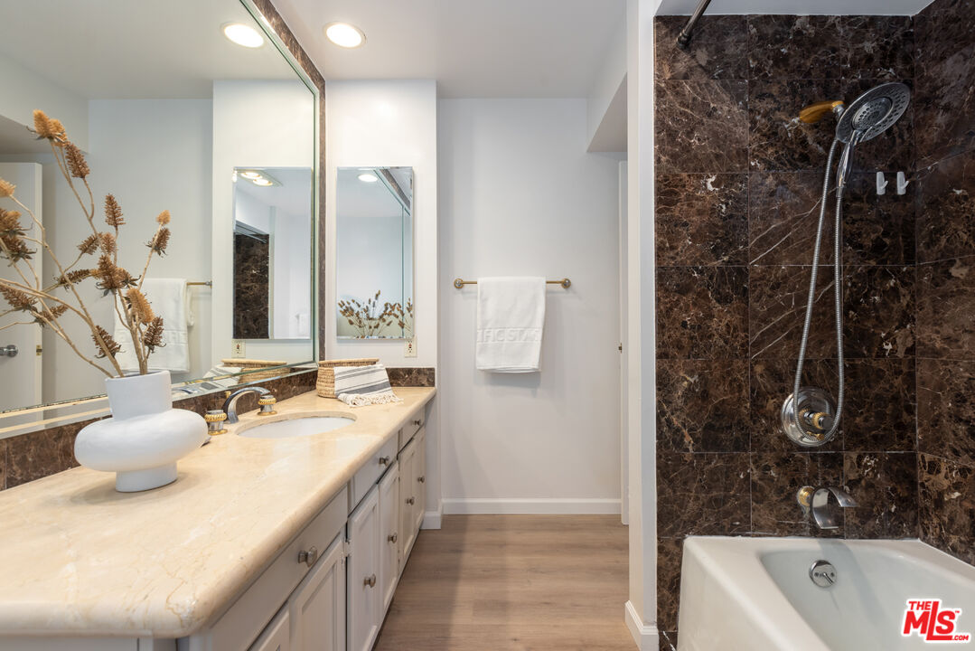10790 Wilshire Blvd Unit: 301