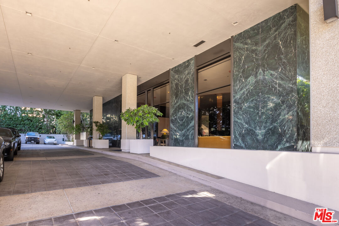 10790 Wilshire Blvd Unit: 301