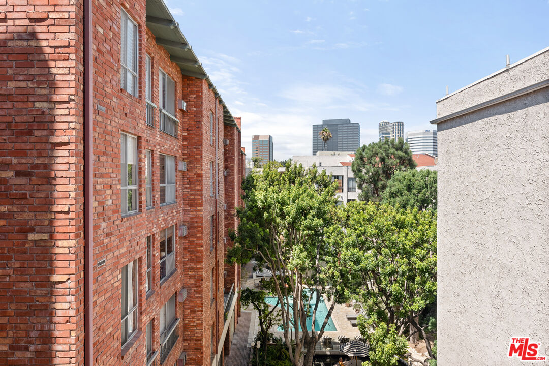 1440 Veteran Ave Unit: 538