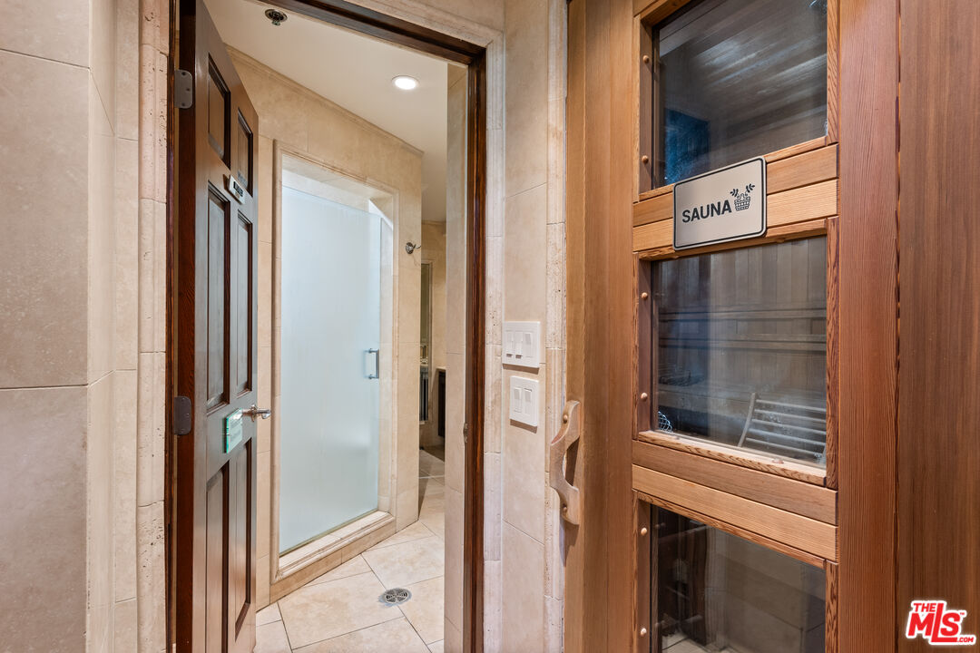 1440 Veteran Ave Unit: 538