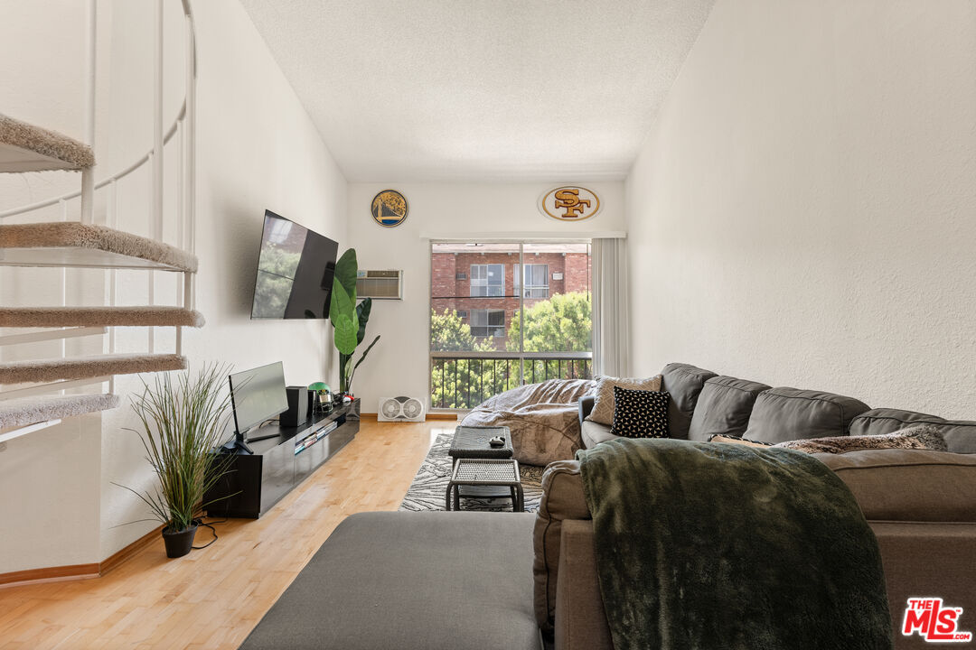 1440 Veteran Ave Unit: 538