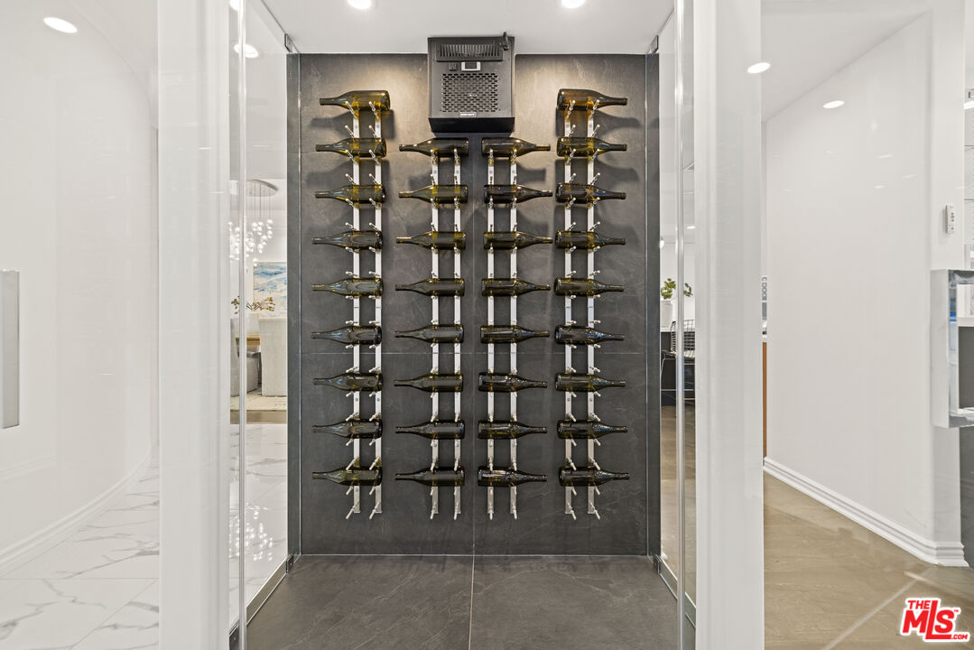 104 S La Jolla Ave