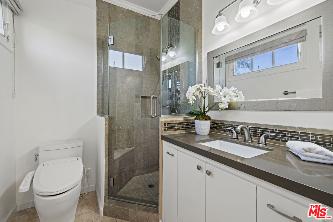 104 S La Jolla Ave