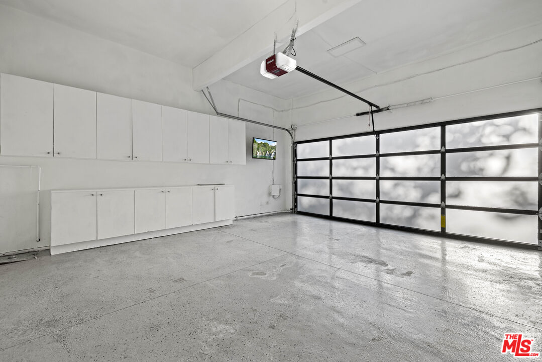 104 S La Jolla Ave