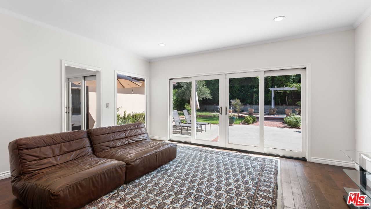 11182 W Sunset Blvd
