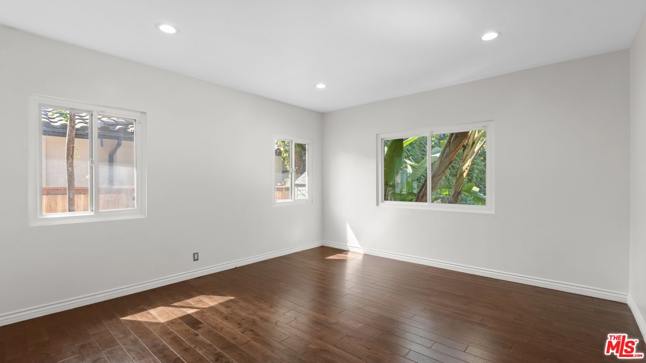11182 W Sunset Blvd