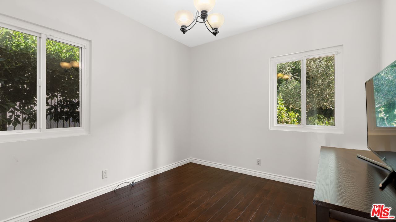 11182 W Sunset Blvd