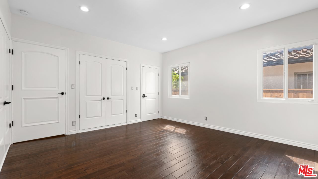 11182 W Sunset Blvd
