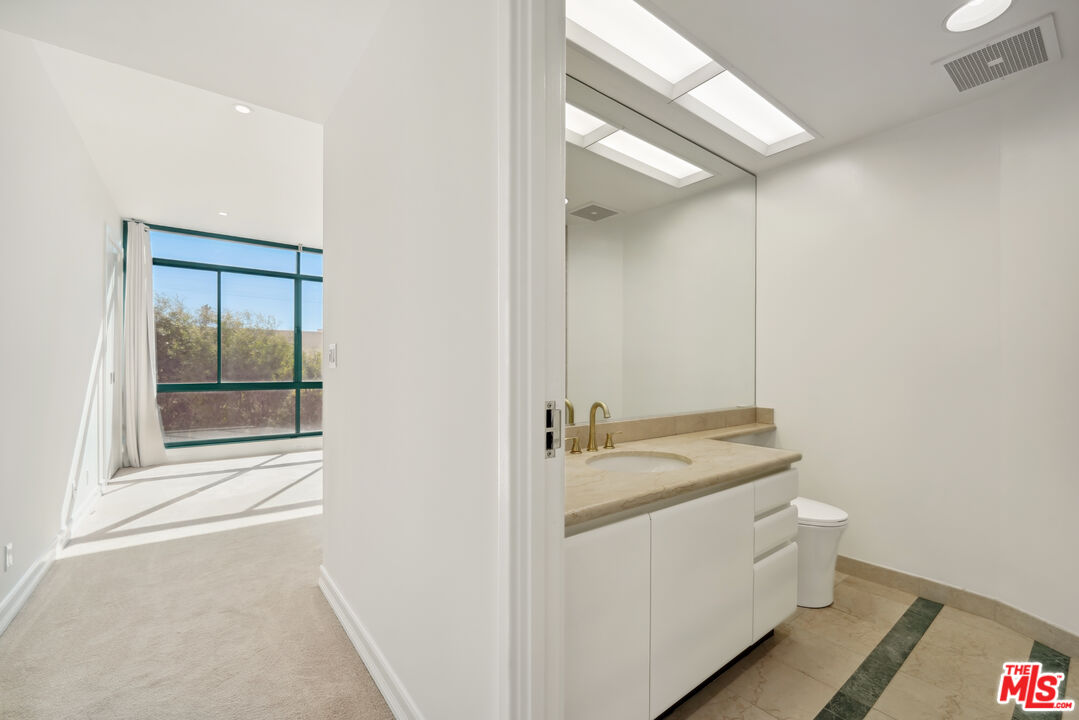 10490 Wilshire Blvd Unit: 303